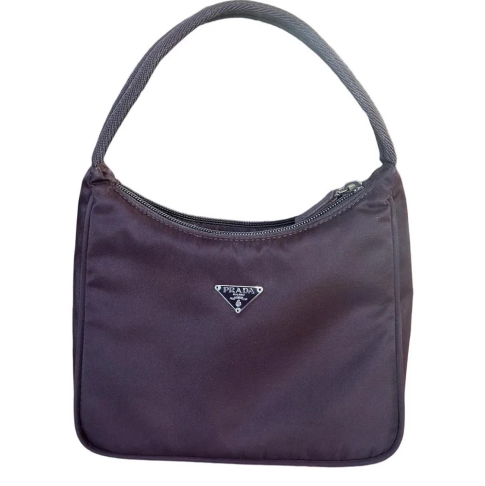 Prada re-edition 2000 bag